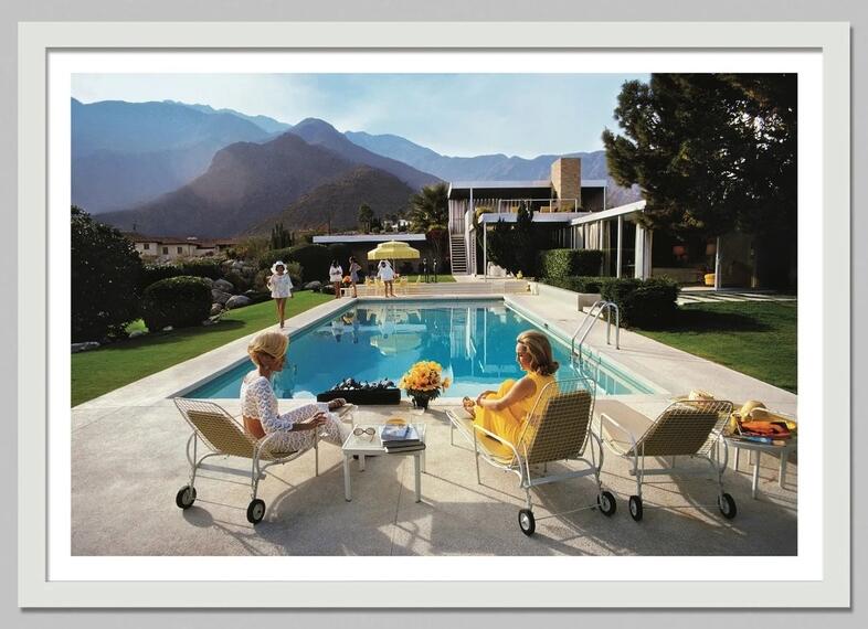 Retro Poolside Host Luxury Lif - Luxury Lifestyle Photography 评论和价格